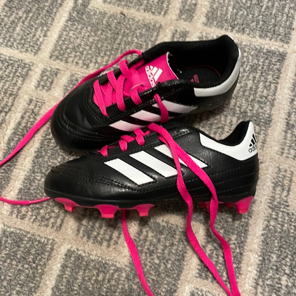 Toddler girls soccer cleats size 10.5